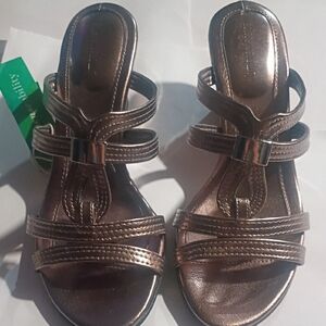 NIB Sole Senseability Bronze Metallic Strappy Wedge Sandals - Size 8